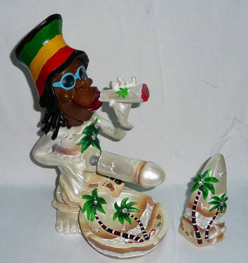 New Resin Funny Rasta Ashtray Banana Cover